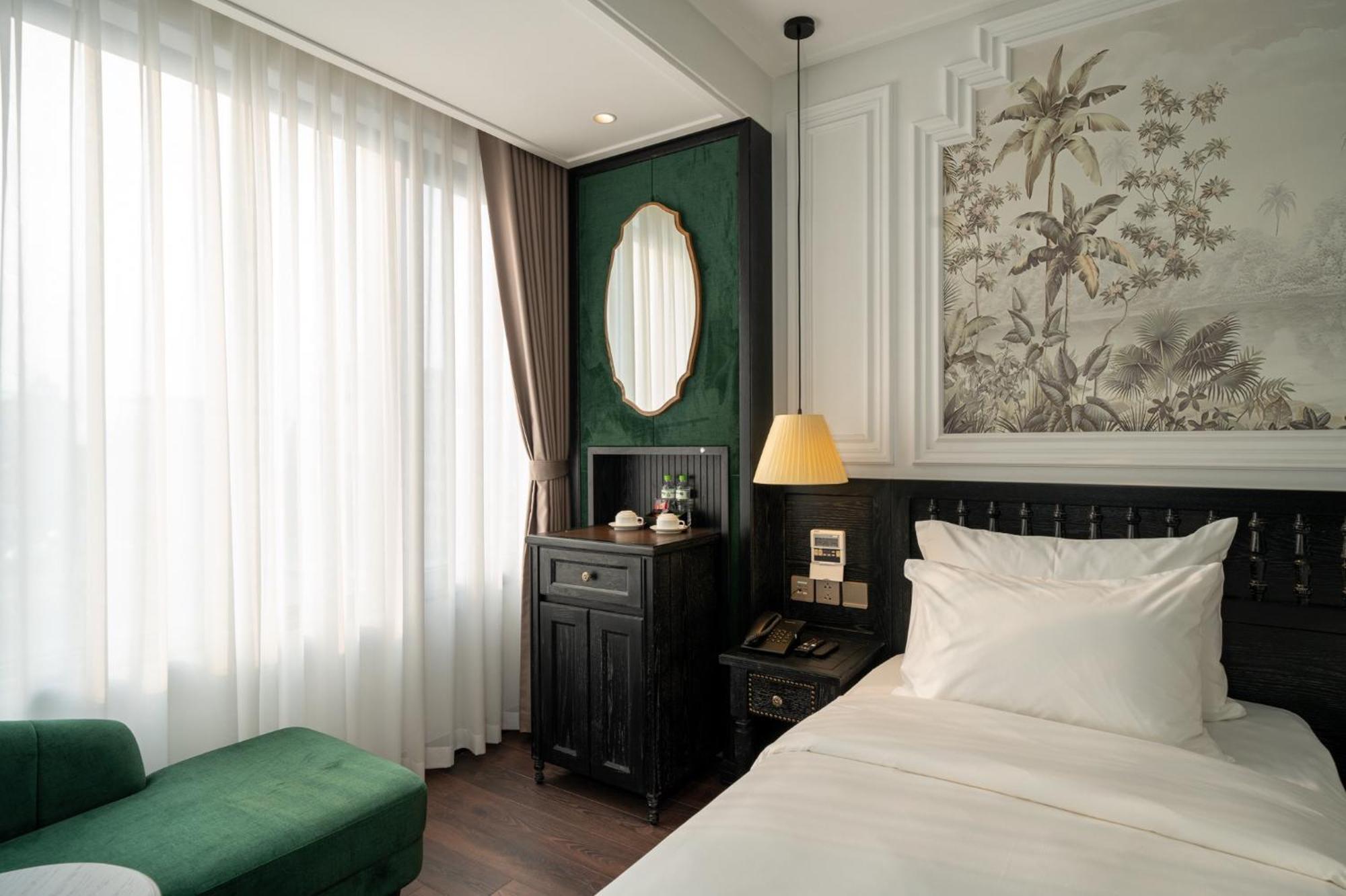 Paradise Suites Truc Bach Lake Hanoi Esterno foto